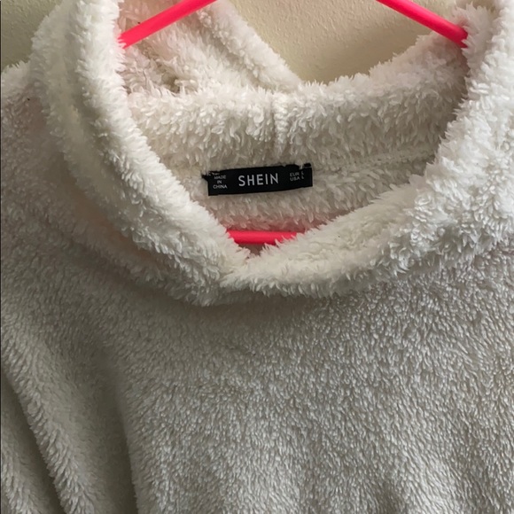 Furry pullover - Picture 2 of 4